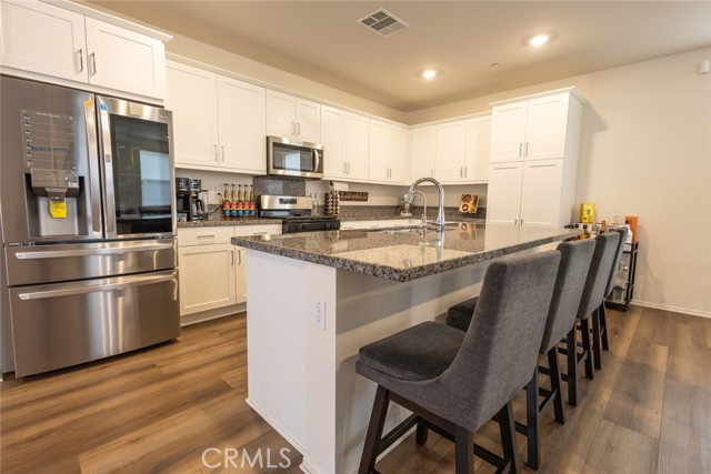 1810 Park Place Lane, Riverside CA: https://media.crmls.org/medias/b05aa024-cd56-43a6-921e-8c23f6560c1a.jpg