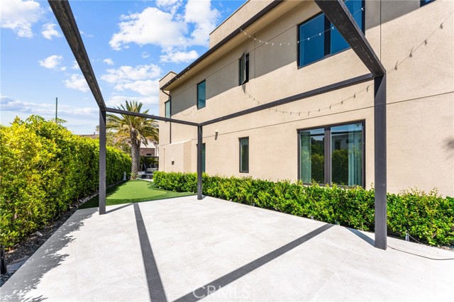 61 Hartman, Irvine CA: https://media.crmls.org/medias/b05ab8f5-0e9f-4069-89c2-8a3caf94e5eb.jpg
