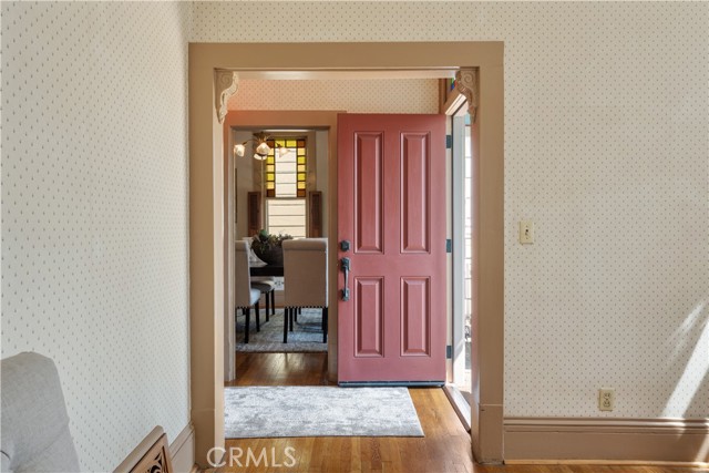 211 E Virginia Avenue, Glendora CA: https://media.crmls.org/medias/b05abcdd-496f-4a42-8de7-d443fb9ca0f0.jpg