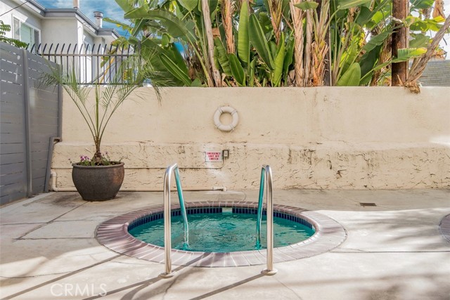 Detail Gallery Image 32 of 36 For 8400 De Longpre Ave #215,  West Hollywood,  CA 90069 - 2 Beds | 2 Baths