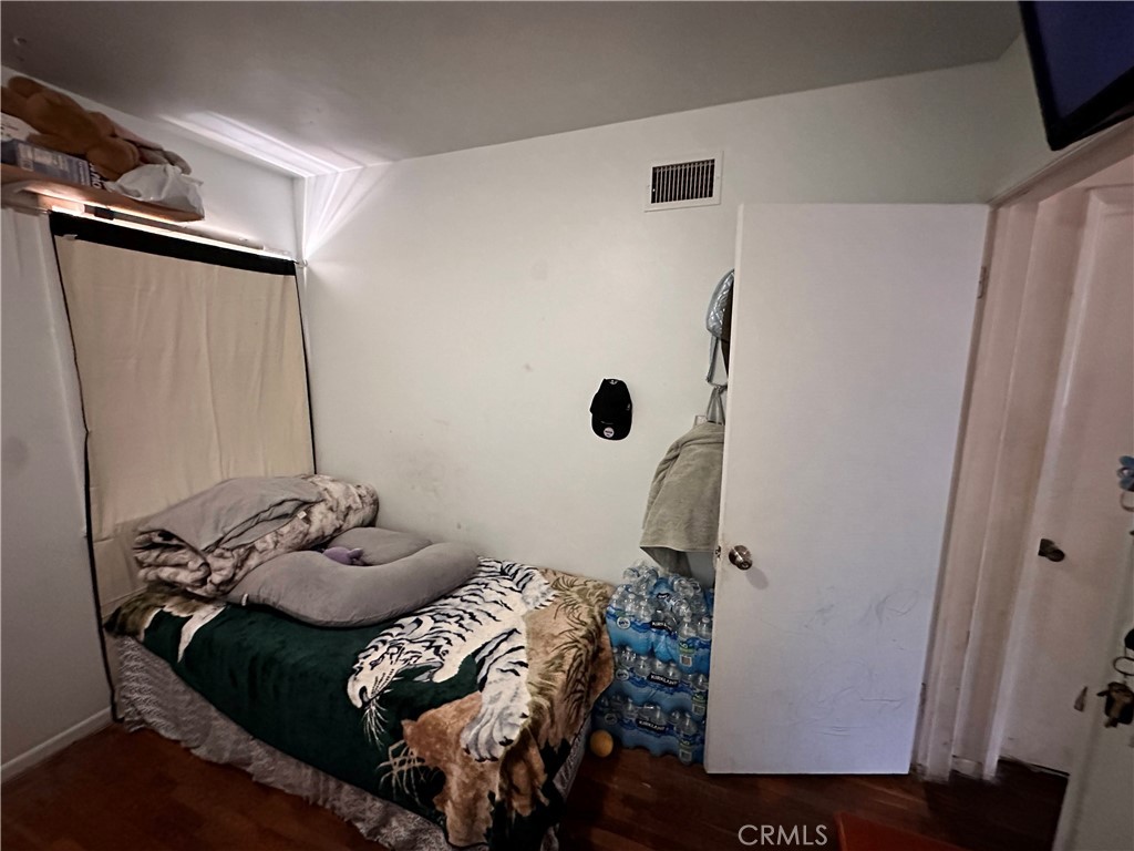 https://media.crmls.org/medias/b05bbe04-3104-4589-8594-e12c2b3bb6d8.jpg?preset=X-Large