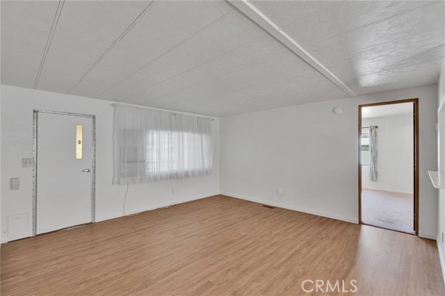 11414 Serra Rd, Apple Valley CA: https://media.crmls.org/medias/b05c3270-76ca-4d94-b310-17c55cd1105b.jpg