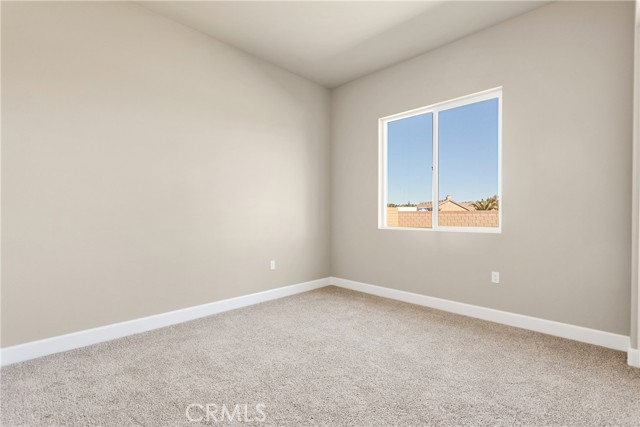 Detail Gallery Image 15 of 39 For 12979 Davona Dale Rd, Apple Valley,  CA 92308 - 5 Beds | 4/1 Baths