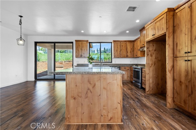 Detail Gallery Image 10 of 33 For 6010 Sunny Ln, Paradise,  CA 95969 - 3 Beds | 2 Baths