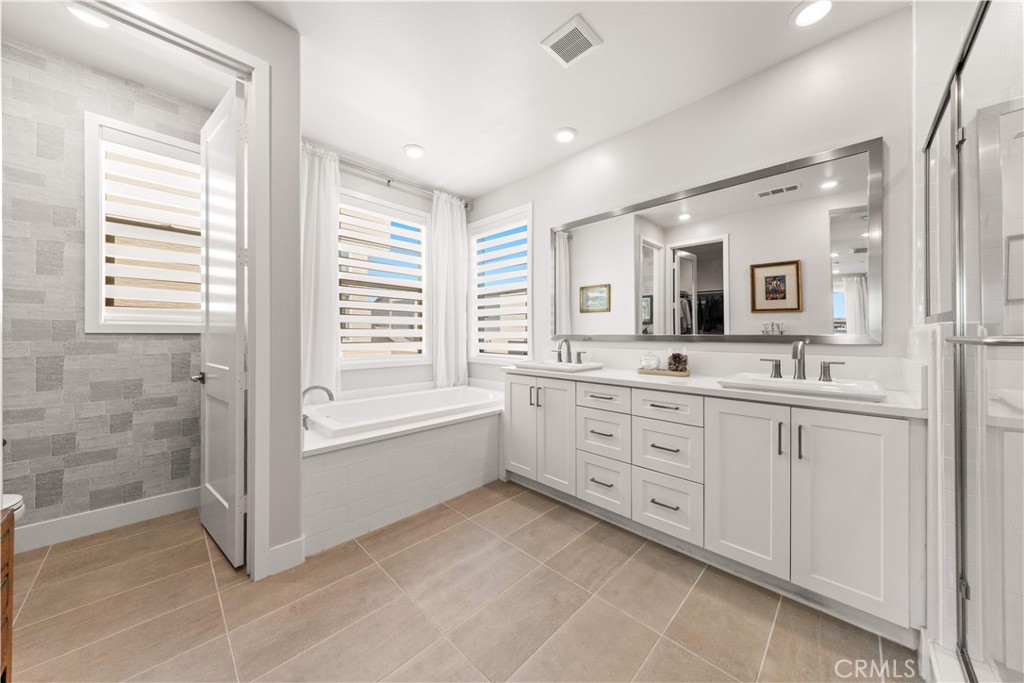 MLS #OC26146793 image #40