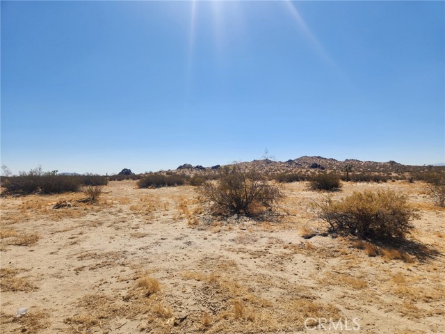 Detail Gallery Image 6 of 9 For 220 E Ave, Palmdale,  CA 93550 - – Beds | – Baths