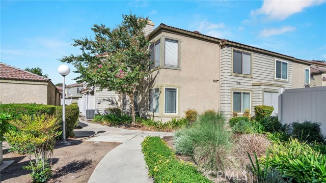 Front Image Thumbnail for CROC25252700