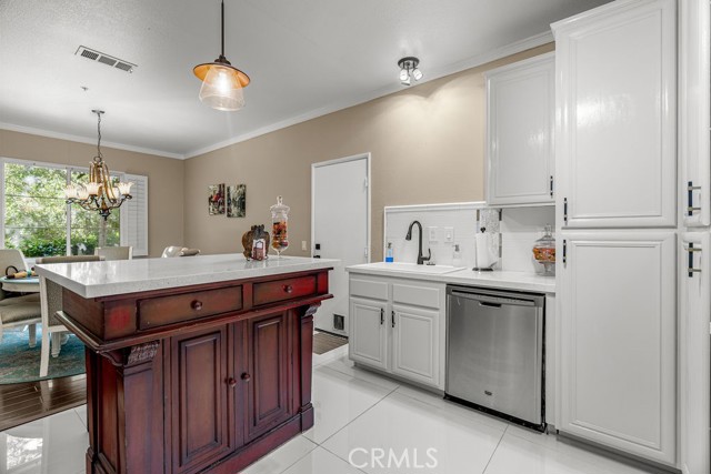 Detail Gallery Image 5 of 34 For 1360 Ashton Park Ln, Newbury Park,  CA 91320 - 3 Beds | 2/1 Baths