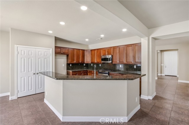 Detail Gallery Image 9 of 35 For 5246 Paseo Callado, Hemet,  CA 92545 - 3 Beds | 2 Baths