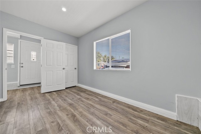 8447 Colbath Avenue, Panorama City CA: https://media.crmls.org/medias/b05f5593-f262-48e8-a376-4d2e5ab9ea94.jpg