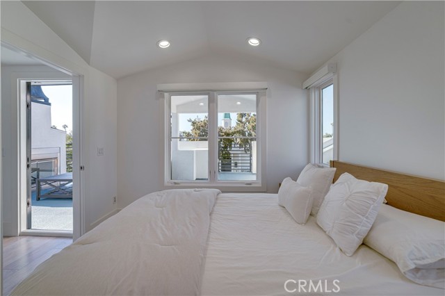 Detail Gallery Image 44 of 67 For 608 Heliotrope, Corona Del Mar,  CA 92625 - 4 Beds | 4 Baths