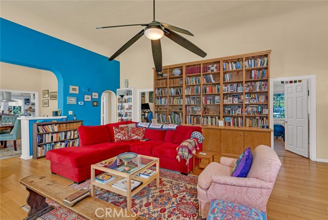 Detail Gallery Image 9 of 55 For 328 W 21st, Merced,  CA 95340 - 4 Beds | 2 Baths