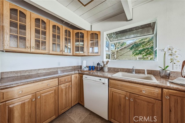 Detail Gallery Image 12 of 69 For 19383 Stonegate Rd, Hidden Valley Lake,  CA 95467 - 4 Beds | 3 Baths