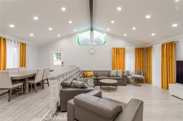 Detail Gallery Image 10 of 45 For 17242 Horace St, Granada Hills,  CA 91344 - 4 Beds | 4 Baths