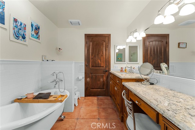 1632 Country Club Drive, Redlands CA: https://media.crmls.org/medias/b060adac-e7f3-45b9-9f56-0b3c2a674cb2.jpg