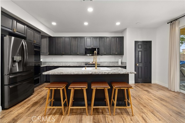 5080 Meadowsweet Drive, Palmdale CA: https://media.crmls.org/medias/b060b287-350e-4a89-9a06-2bb812102866.jpg