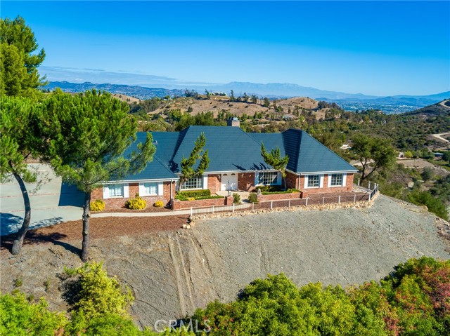 Detail Gallery Image 3 of 62 For 26100 Calle Corveta, Temecula,  CA 92590 - 4 Beds | 2/1 Baths