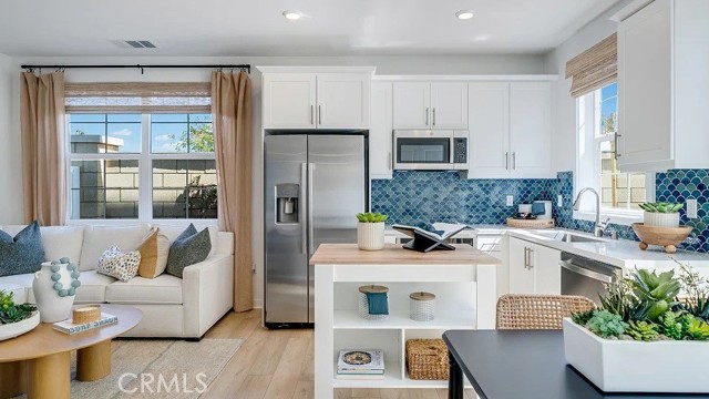 2540 E Lincoln Paseo, Ontario CA: https://media.crmls.org/medias/b061625b-eea2-4110-a251-9d0798ba70d0.jpg