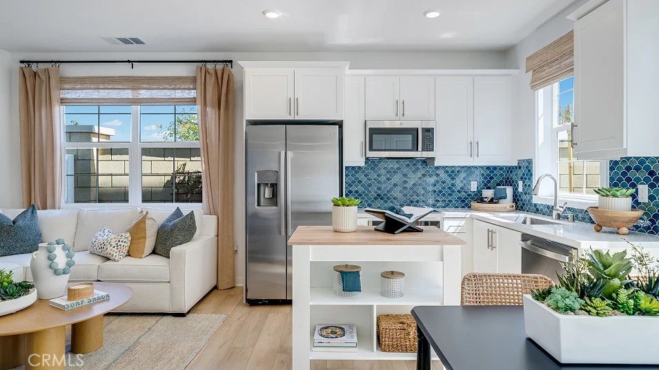 2540 E Lincoln Paseo
