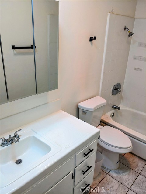 Detail Gallery Image 7 of 20 For 2758 Orange Ave #16,  Torrance,  CA 90501 - 3 Beds | 2 Baths