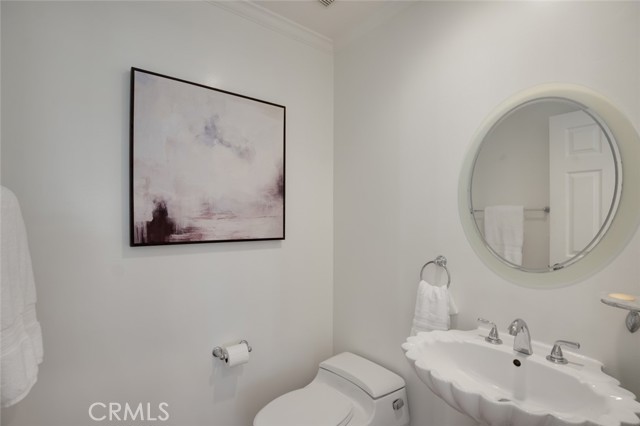 Detail Gallery Image 32 of 44 For 26976 Magnolia Ct, Laguna Hills,  CA 92653 - 4 Beds | 3/1 Baths