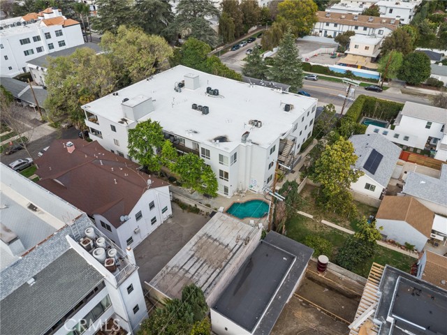 14506 Benefit Street, Sherman Oaks CA: https://media.crmls.org/medias/b0628c28-a9e2-4e58-b3cf-b60e1093789c.jpg