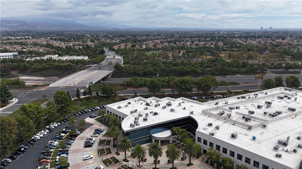 MLS #OC25252957 image #32