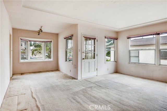 703 Lucia Avenue, Redondo Beach, California 90277, 2 Bedrooms Bedrooms, ,1 BathroomBathrooms,Residential,Sold,Lucia,SB17025295