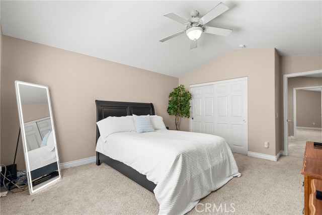 30146 Galbreth Ct, Castaic CA: https://media.crmls.org/medias/b06489c7-9be2-4fb9-9fec-2b5b36c63b12.jpg