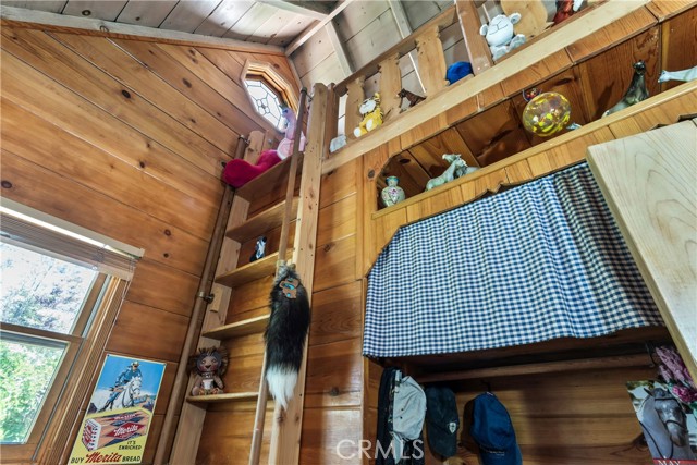 Detail Gallery Image 17 of 34 For 28810 Cedar Dr, Lake Arrowhead,  CA 92352 - 3 Beds | 2 Baths