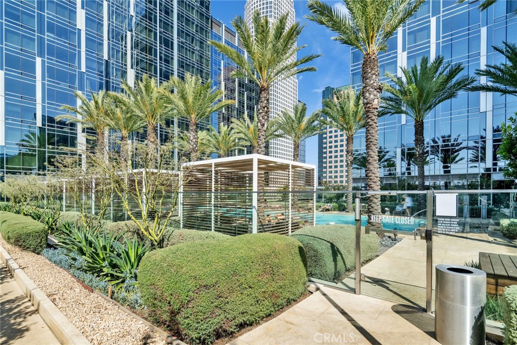 https://media.crmls.org/medias/b065ecbc-3379-4d40-a188-01d4b45caeeb.jpg?preset=X-Large