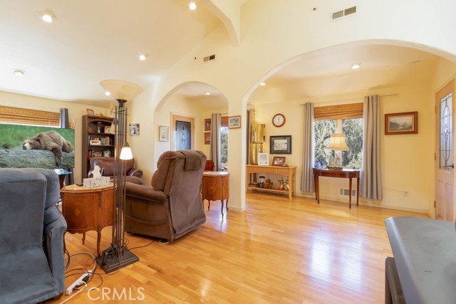 Detail Gallery Image 10 of 69 For 2717 Hillcrest Ct, –,  CA 93222 - 2 Beds | 2/1 Baths