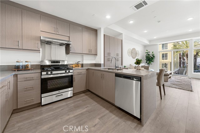 Detail Gallery Image 2 of 51 For 168 S Monterey St #413,  Alhambra,  CA 91801 - 1 Beds | 1/1 Baths