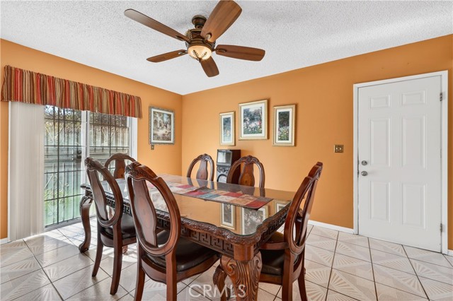 15937 Manzanita, Fontana CA: https://media.crmls.org/medias/b068882a-06eb-4d61-a5cc-7044c1cbe740.jpg