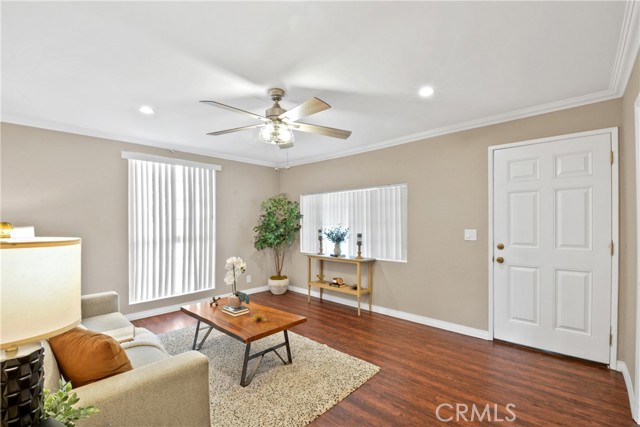 13439 Roselle Avenue, Hawthorne CA: https://media.crmls.org/medias/b06960f0-f013-464c-8b86-40317ca266e8.jpg