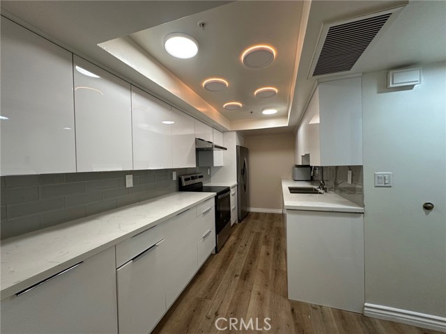 Detail Gallery Image 17 of 49 For 10660 Wilshire Bld #407,  Los Angeles,  CA 90024 - 1 Beds | 2 Baths