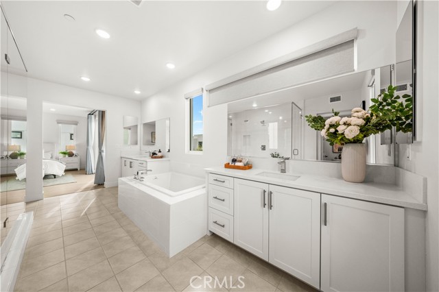 Detail Gallery Image 19 of 56 For 16376 Veterans, Tustin,  CA 92782 - 4 Beds | 3/1 Baths