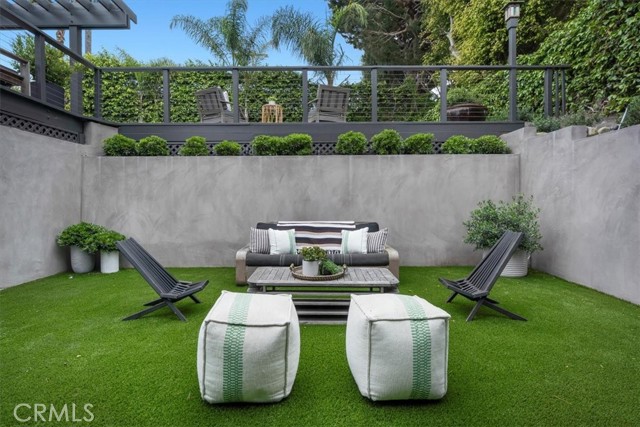 1012 10th Street, Manhattan Beach CA: https://media.crmls.org/medias/b06d7e79-3ebd-42e6-9efc-23102c57e6c8.jpg
