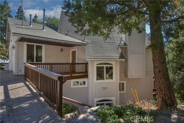 Detail Gallery Image 4 of 37 For 237 E Zermat Dr, Crestline,  CA 92325 - 4 Beds | 3/1 Baths