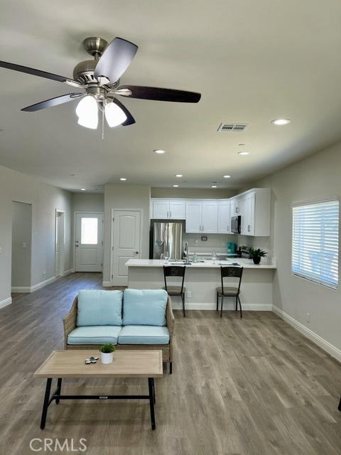 Detail Gallery Image 5 of 27 For 1013 W Church Ave, Ridgecrest,  CA 93555 - 4 Beds | 2 Baths