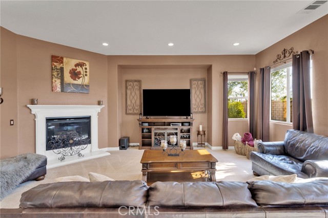 Detail Gallery Image 19 of 75 For 12916 Hyperion Ln, Apple Valley,  CA 92308 - 5 Beds | 3/1 Baths