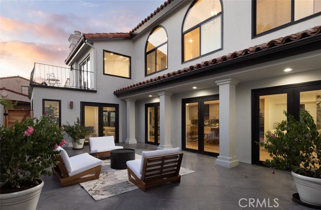 Detail Gallery Image 3 of 68 For 231 via Firenze, Newport Beach,  CA 92663 - 3 Beds | 3/1 Baths