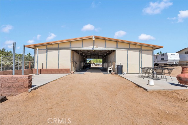 12958 Ranchero Road, Oak Hills CA: https://media.crmls.org/medias/b0709775-20fe-4332-bf16-d9316cf57ecd.jpg