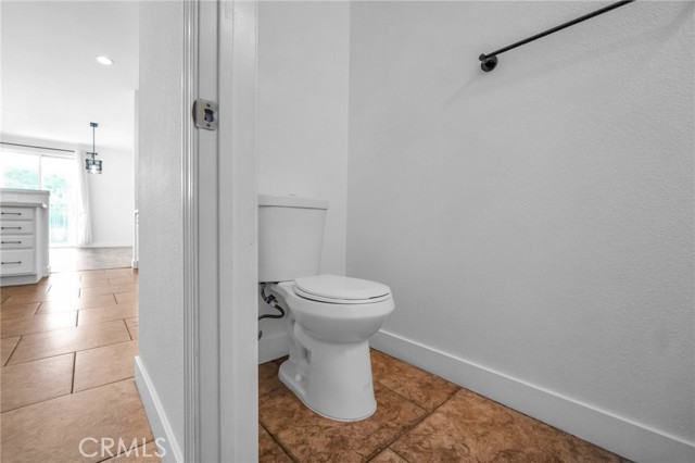 16710 Nicklaus Drive, Sylmar CA: https://media.crmls.org/medias/b070d1ef-fdaa-4646-b5e5-4e0041971b72.jpg