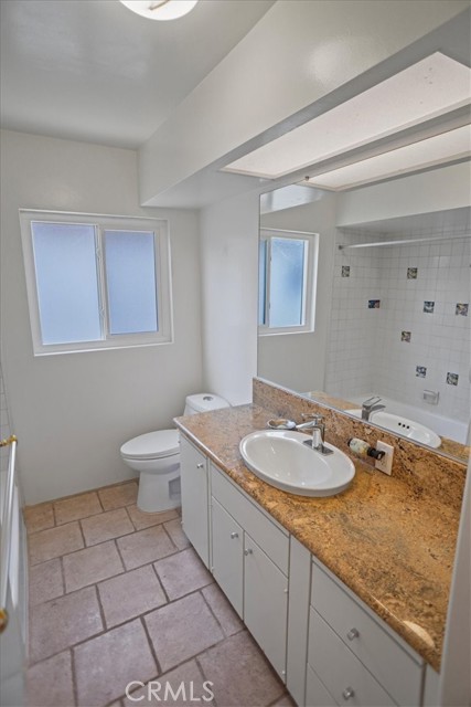 Detail Gallery Image 20 of 22 For 1548 Riverside #G,  Glendale,  CA 91201 - 2 Beds | 2 Baths