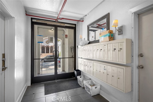 Detail Gallery Image 8 of 11 For 228 S Kenwood St #306,  Glendale,  CA 91205 - 1 Beds | 1 Baths