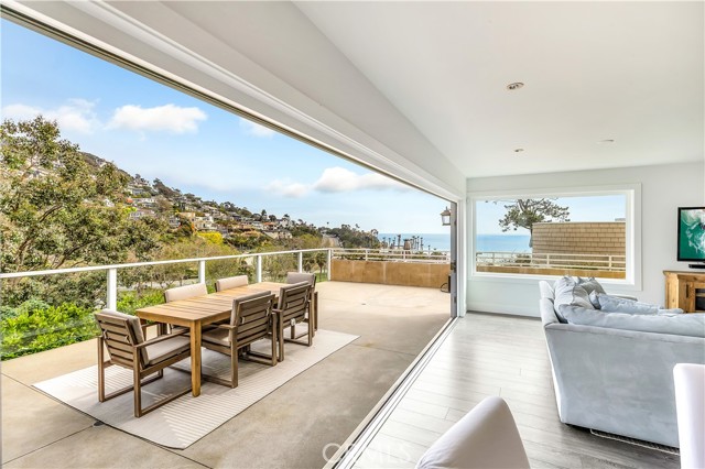 31032 Aliso Circle, Laguna Beach CA: https://media.crmls.org/medias/b07364ac-71cf-420c-bdbc-4a9021fa4199.jpg