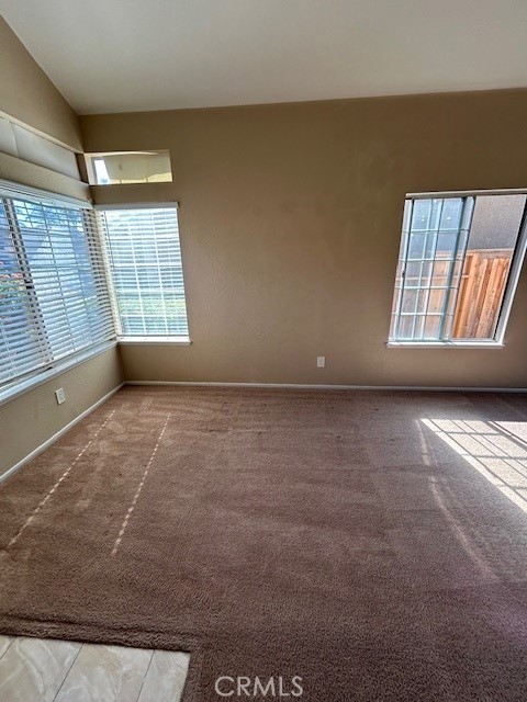 13646 Kings Canyon Court, Fontana CA: https://media.crmls.org/medias/b073a71a-1620-4eaa-abee-6cd3d7e51e3b.jpg