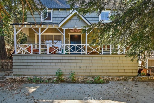 855 Lake Drive, Lake Arrowhead CA: https://media.crmls.org/medias/b073e033-1535-40ea-a3d8-513e49dfa2c7.jpg