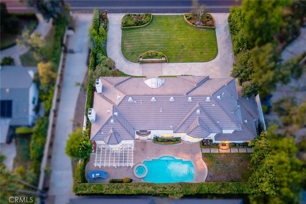 https://media.crmls.org/medias/b0747717-6a82-4d83-a1ef-c485aa98824d.jpg?preset=X-Large